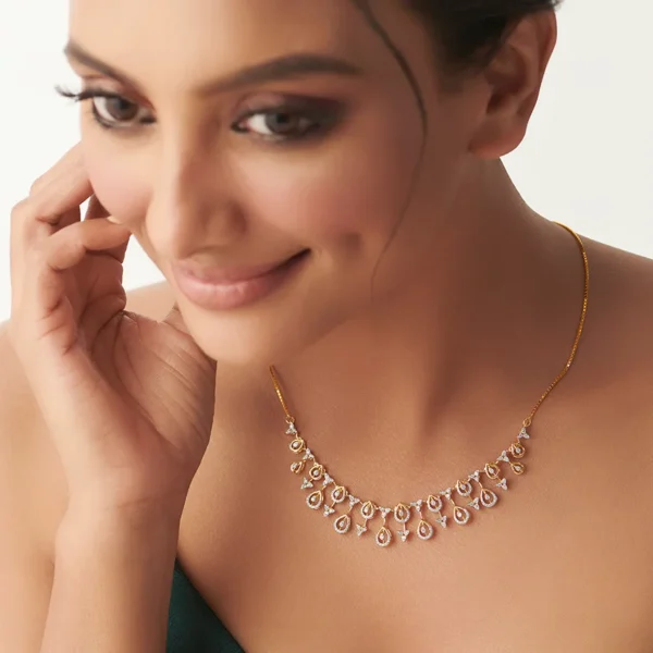 Captivating Floral Pattern Gold Lab Diamond Necklace - Image 2