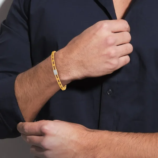 Openwork Square Link Design and Diamond-Studded Gold Men's Bracelet - Image 2